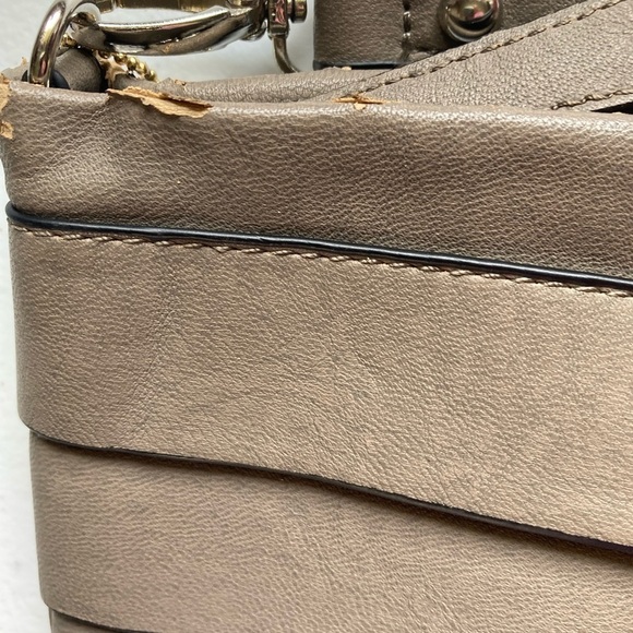 Big Buddha Santa Barbara Flower Design Wristlet - Picture 3 of 9